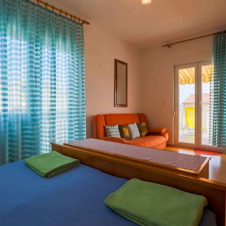 Appartement Two-bedroom In Xvi