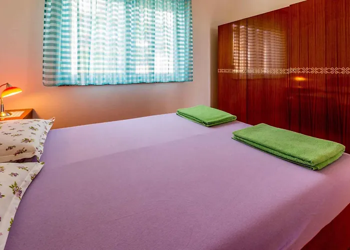 Two-bedroom In Xvi Appartamento