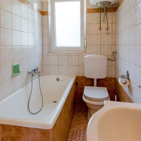 Two-bedroom In Xvi Apartment *