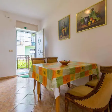 Two-bedroom In Xvi *