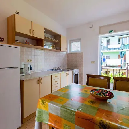 Two-bedroom In Xvi * Crikvenica
