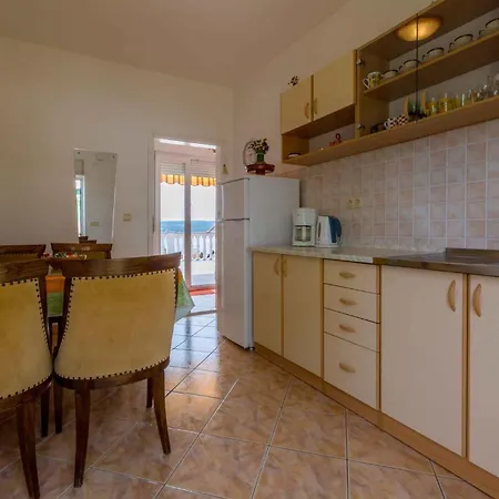 Two-bedroom In Xvi Lejlighed *